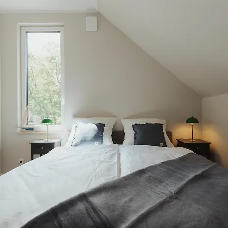 Ferienhaus Neu Rügen Resørt Großzügige, Gemütliche Doppelhaushälfte Malte Mit Terrasse