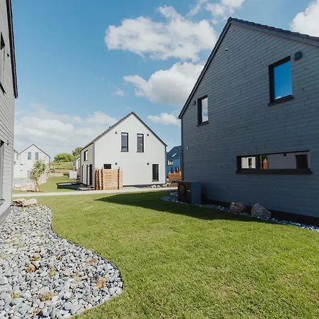 Ferienhaus Neu Rügen Resørt Großzügige, Gemütliche Doppelhaushälfte Malte Mit Terrasse *